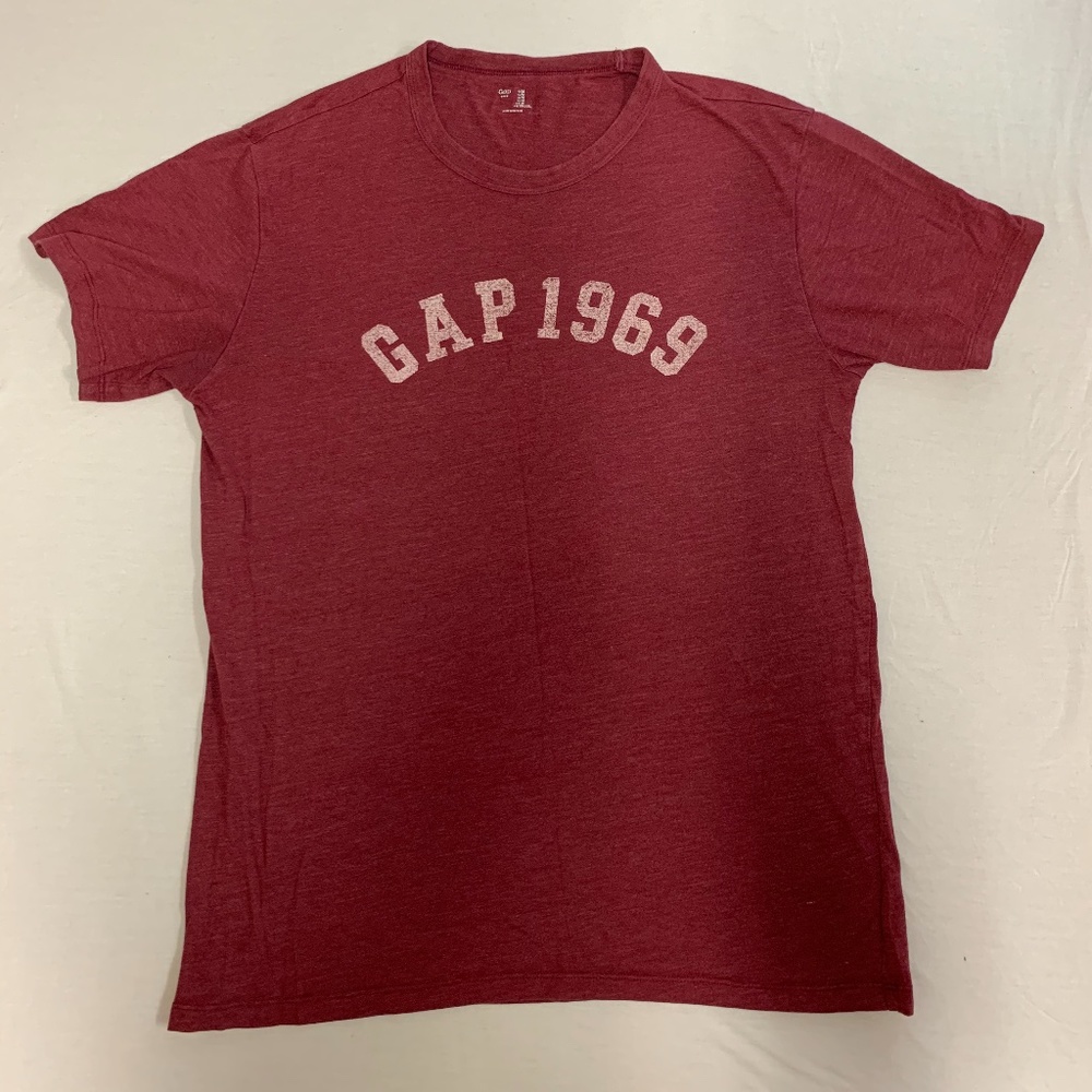 Men's Gap 1969 Burgundy Tee